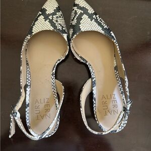 AlizerNatura square kitten heel